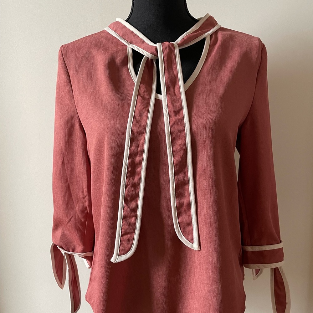 Elegant Pink Blouse with Bow Detail